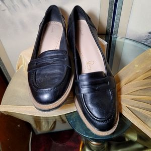NWOT.  Clarks "Griffin Milly" designer loafers.  Size 9.5.  (229)